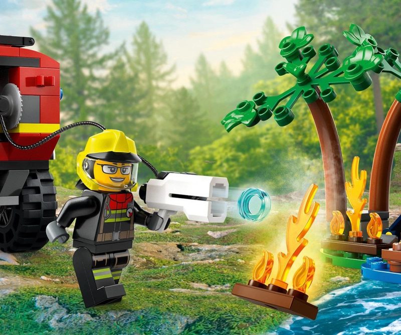 LEGO City - 4x4 Fire Truck with Rescue Boat - 60412 - Image 6