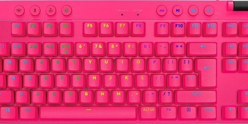 Геймърска механична клавиатура Logitech G Pro X TKL Lightspeed Tactile Switch, Magenta