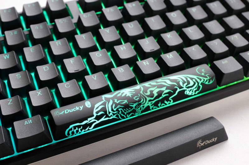 Геймърскa механична клавиатура Ducky One 3 Classic TKL Hotswap Cherry MX Silver, RGB, PBT Keycaps - Image 2