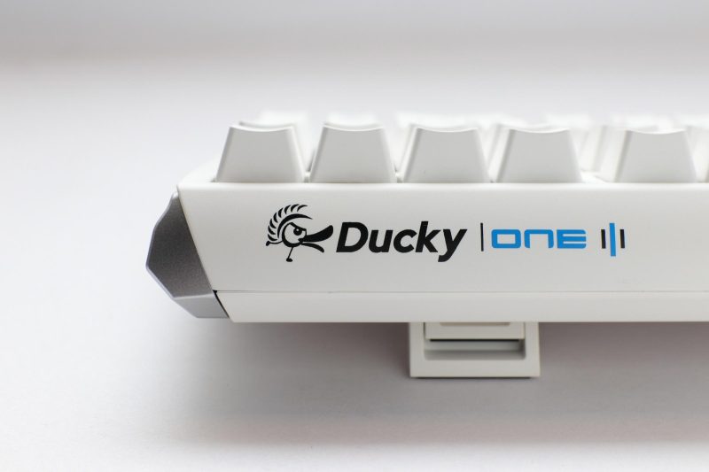 Геймърскa механична клавиатура Ducky One 3 Pure White TKL Hotswap Cherry MX Brown, RGB, PBT Keycaps - Image 5