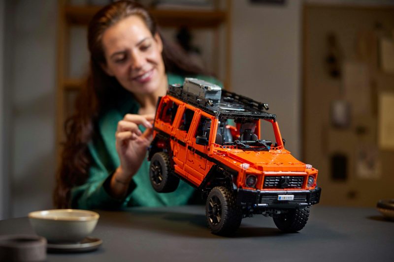 LEGO Technic - Mercedes Benz G500 Professional Line, 42177 - Image 6