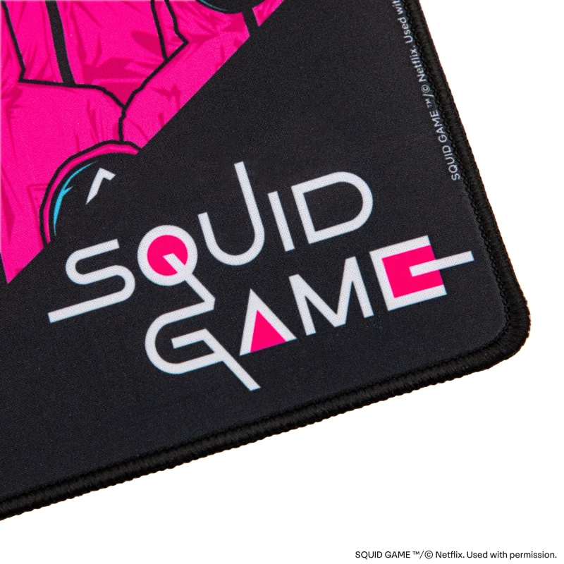 Пад за мишка Netflix Squid Game - Front Man And Guards Desk Mat - Image 4