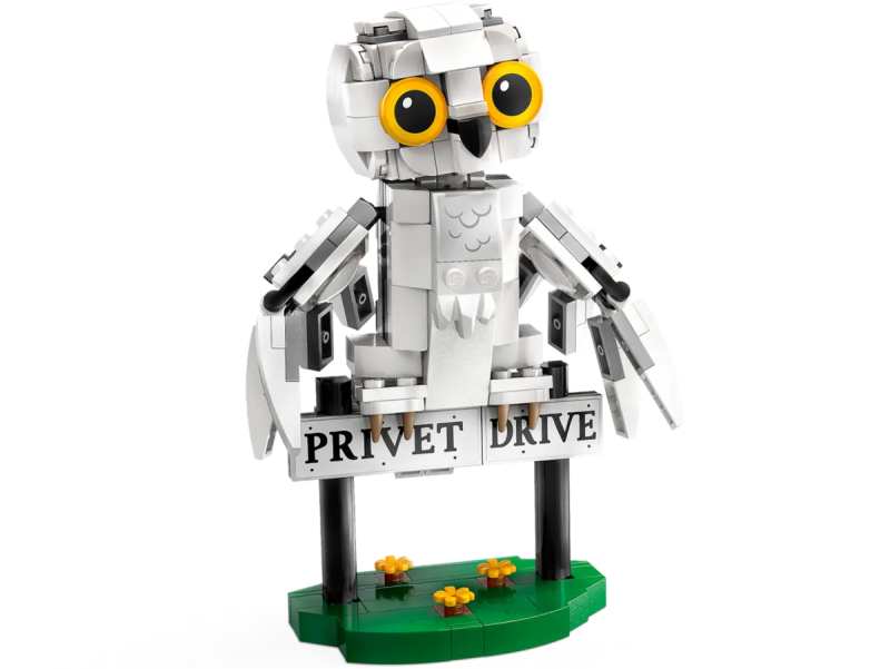 LEGO Harry Potter - Hedwig at 4 Privet Drive - 76425 - Image 2
