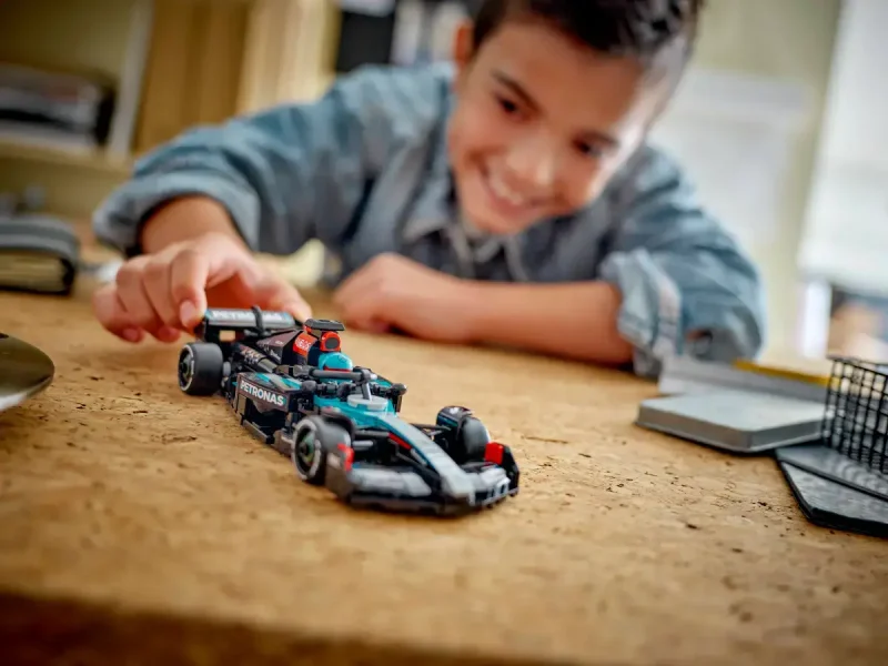 LEGO Speed Champions: Mercedes-Amg F1® W15 Race Car 77244 - Image 6