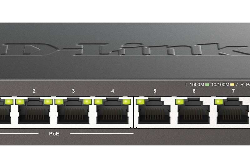 Суич D-Link DGS-1008P, 4x PoE + 4 x стандартни, 10/100/1000, Gigabit,
