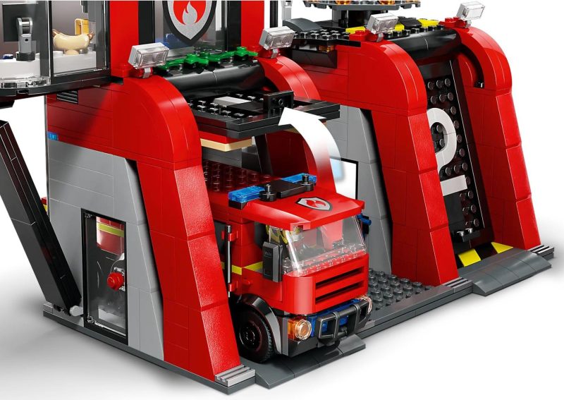LEGO City - Fire Station with Fire Truck - 60414 - Image 6