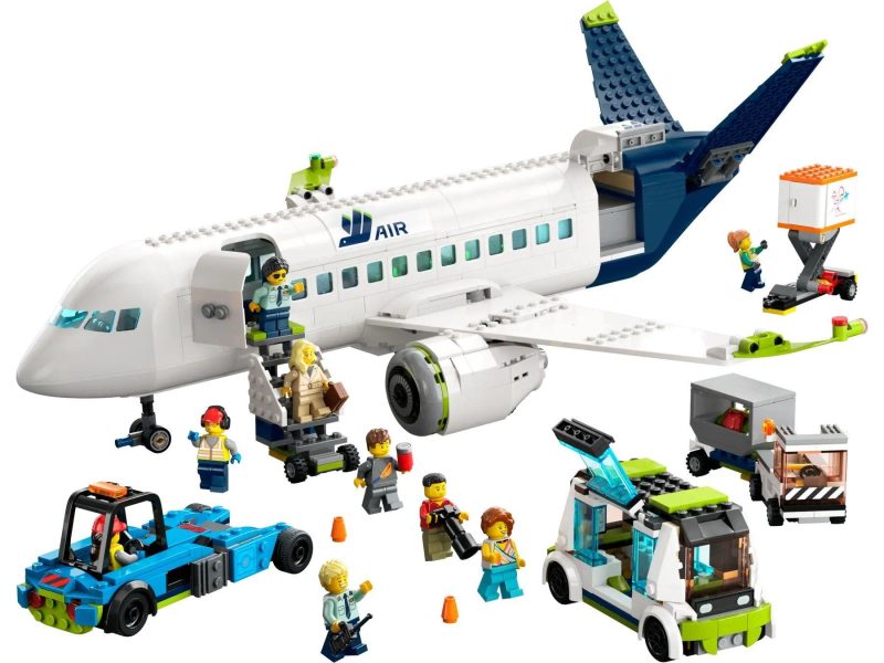 LEGO City - Passenger Airplane - 60367 - Image 3
