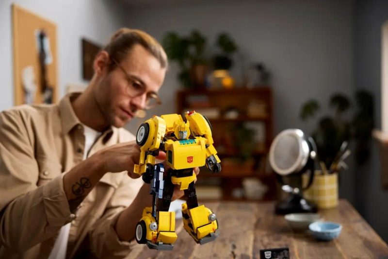 LEGO Icons - Bumblebee, 10338 - Image 9