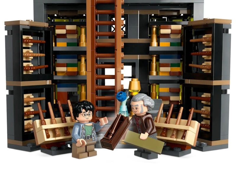 LEGO Harry Potter - Ollivanders аnd Madam Malkin's Robes, 76439 - Image 4