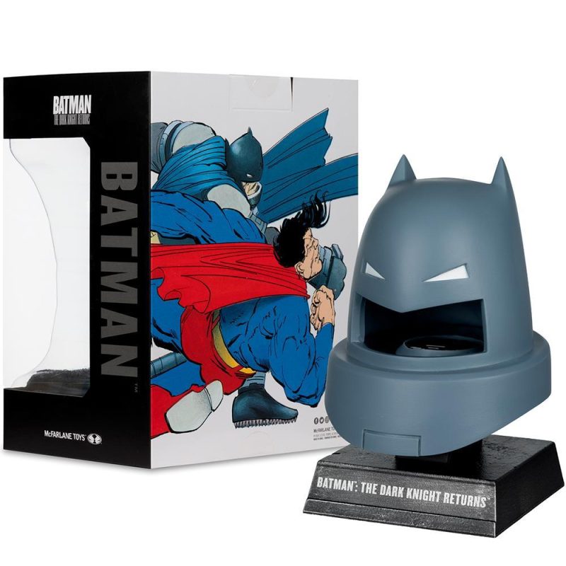 Фигурка DC Direct Armored Batman (The Dark Knight Returns) Cowl Replica 1:3 Scale McFarlane - Image 3